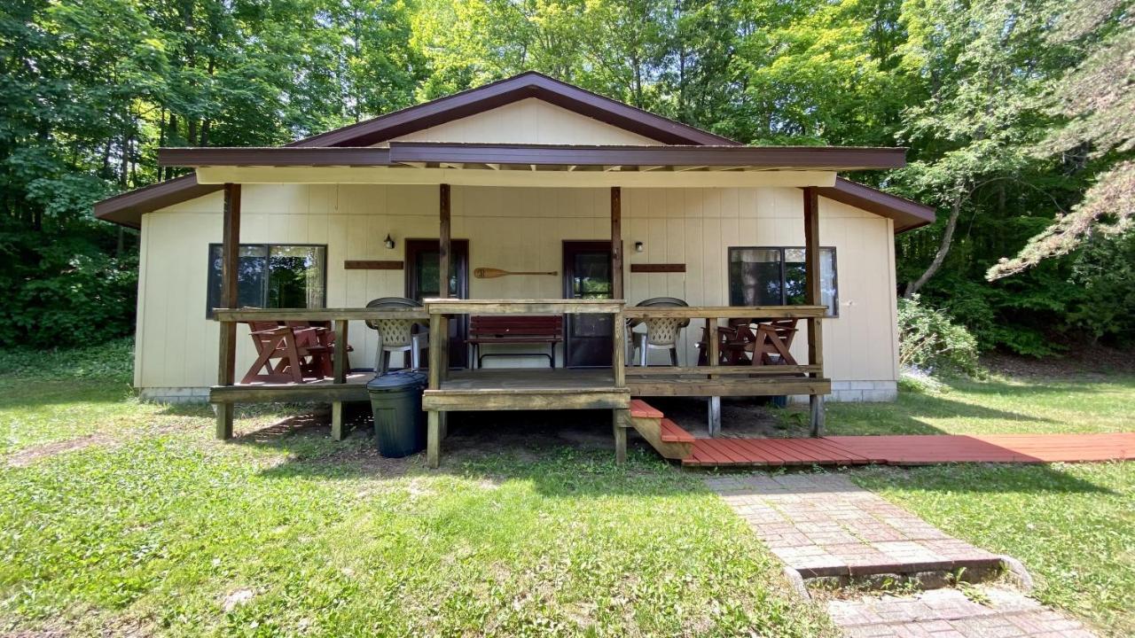Betsie Riverside Resort Benzonia Exterior foto